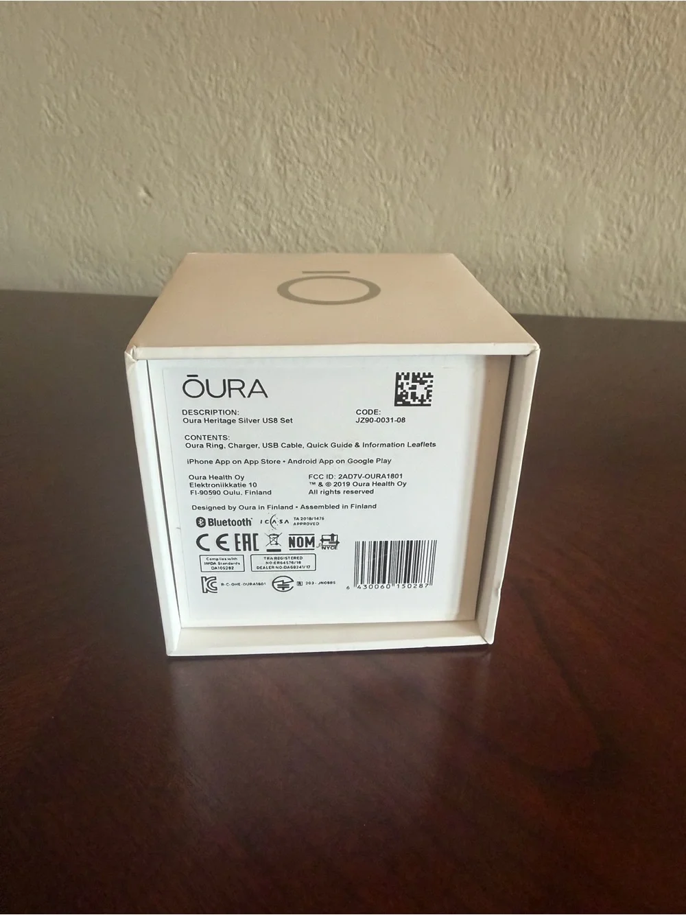 Oura Ring Gen 2 Heritage Silver Size 8 w/ Original Box & Charger